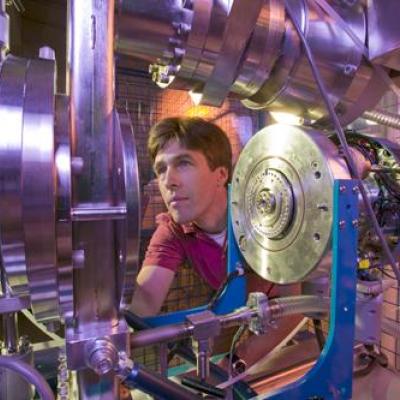 Center for Accelerator Mass Spectrometry (CAMS)